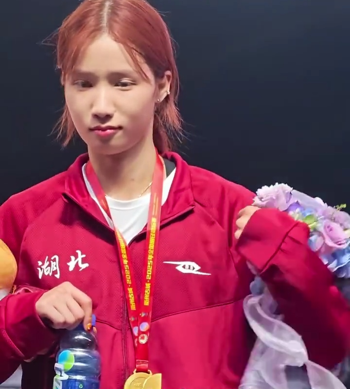 读于清华大, 是一个人的